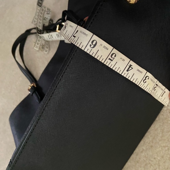 New large black leather MK purse with sleeve inside for I pad - Picture 7 of 7